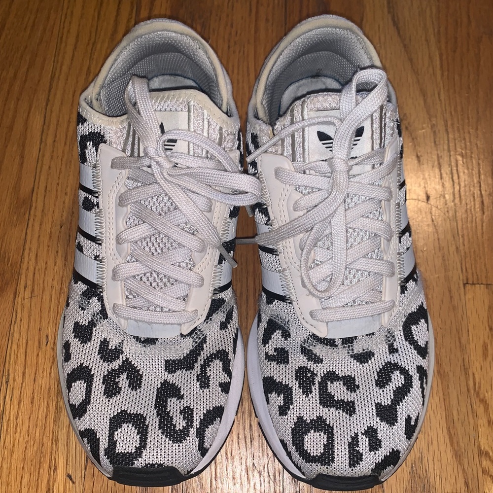 Adidas Swift Run Leopard print tennis shoes